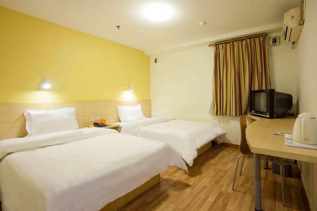 7Days Inn Wuhan Jiefang Park Branch Rum bild