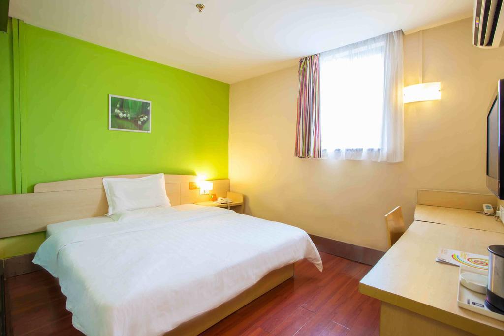 7Days Inn Wuhan Jiefang Park Branch Rum bild
