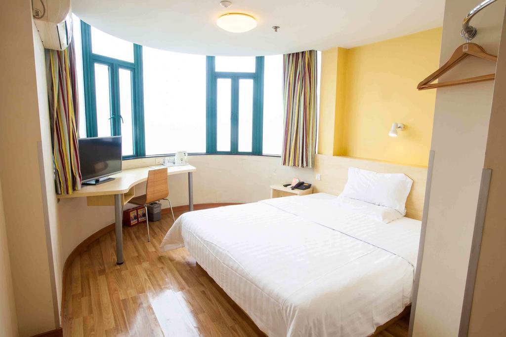7Days Inn Wuhan Jiefang Park Branch Exteriör bild