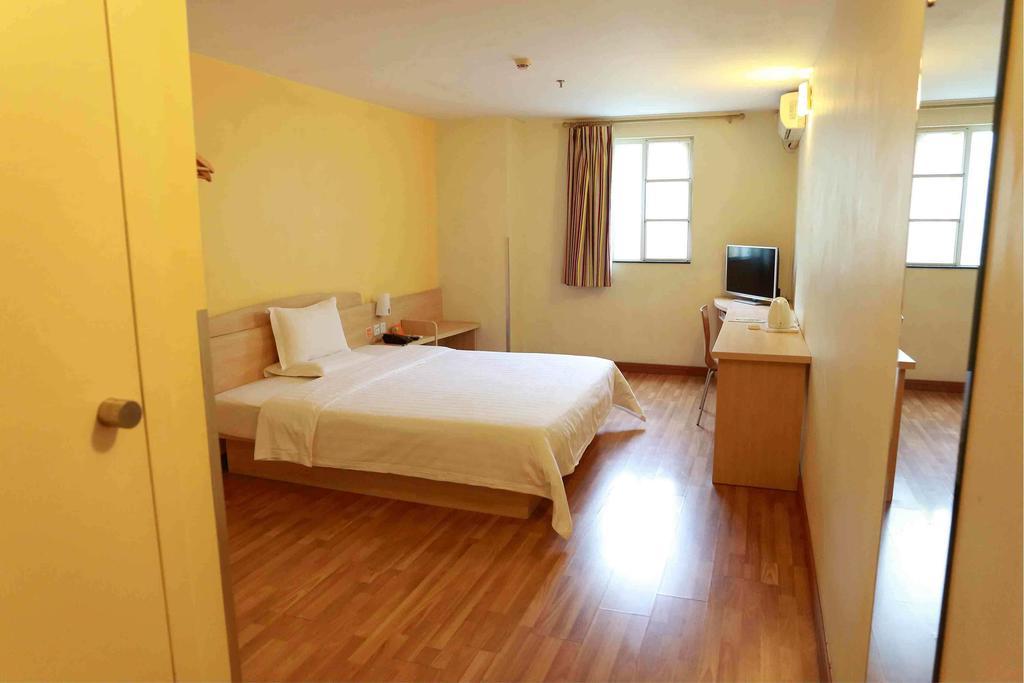 7Days Inn Wuhan Jiefang Park Branch Exteriör bild