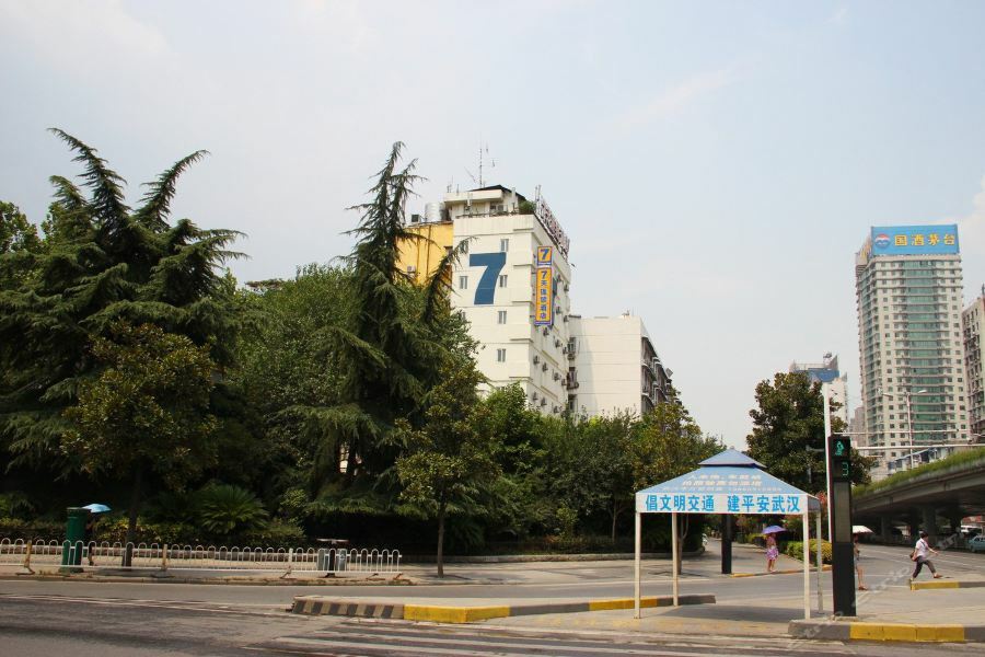 7Days Inn Wuhan Jiefang Park Branch Exteriör bild